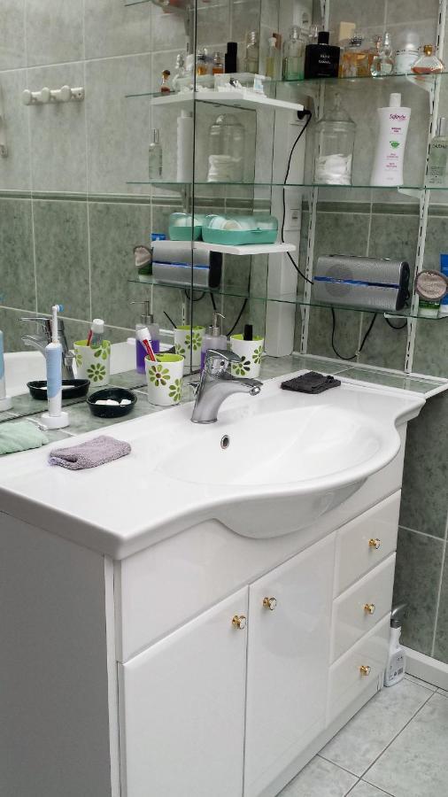 Chambre Privee Avec Salon, Garage Voiture, Velos, Motos Tourville-sur-Arques ภายนอก รูปภาพ