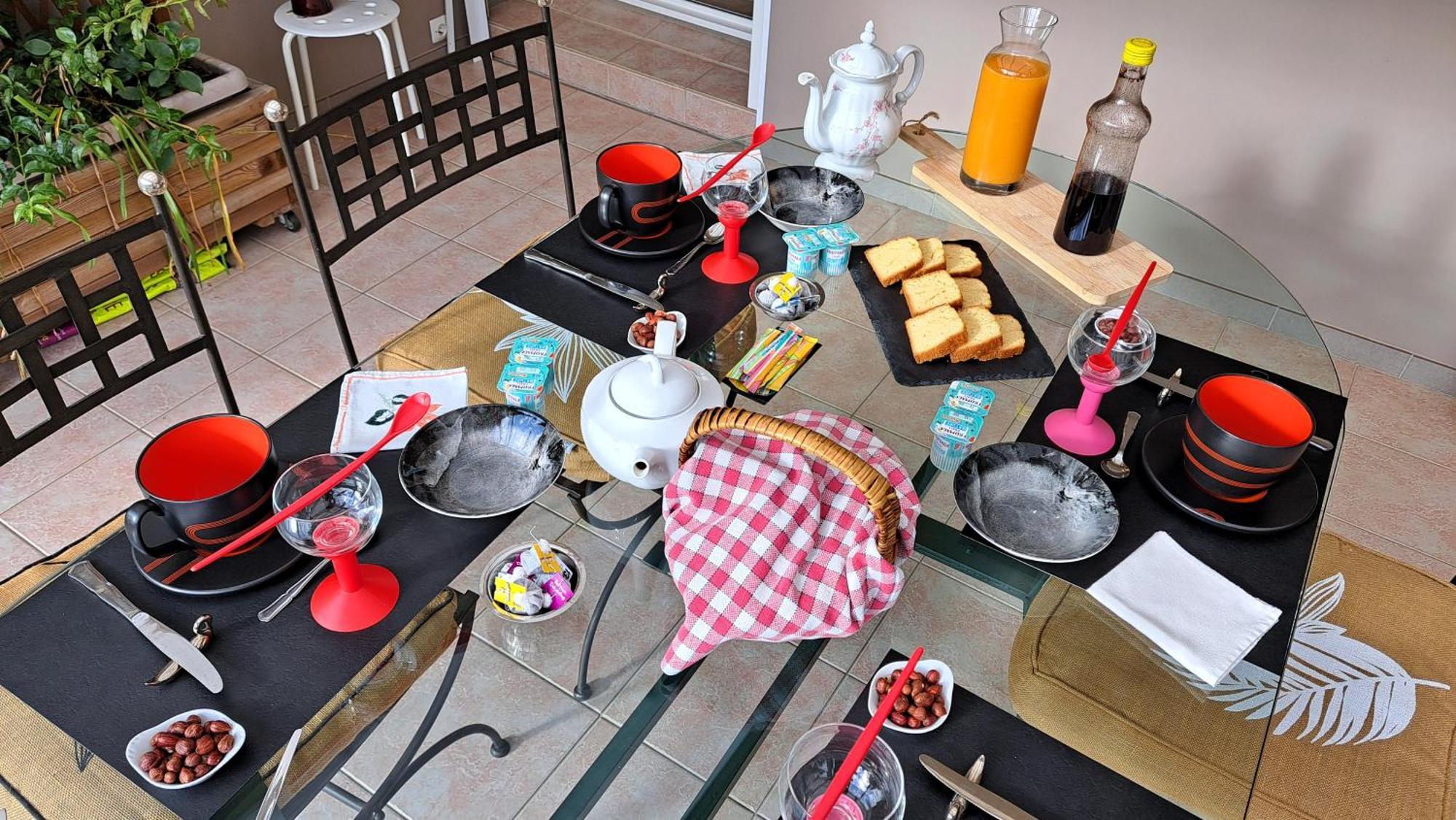 Chambre Privee Avec Salon, Garage Voiture, Velos, Motos Tourville-sur-Arques ภายนอก รูปภาพ